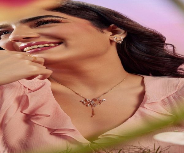 The Rise of Minimalist Jewellery in Modern Indian Wardrobes